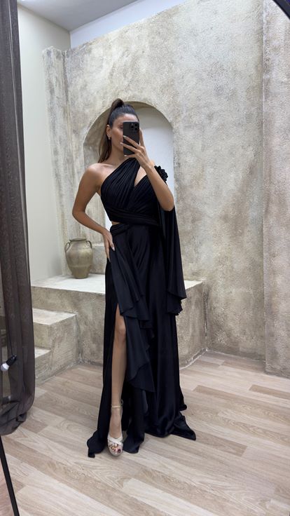 Black Balloon Sleeve Pleated Waist Detail Design Satin Evening Dress