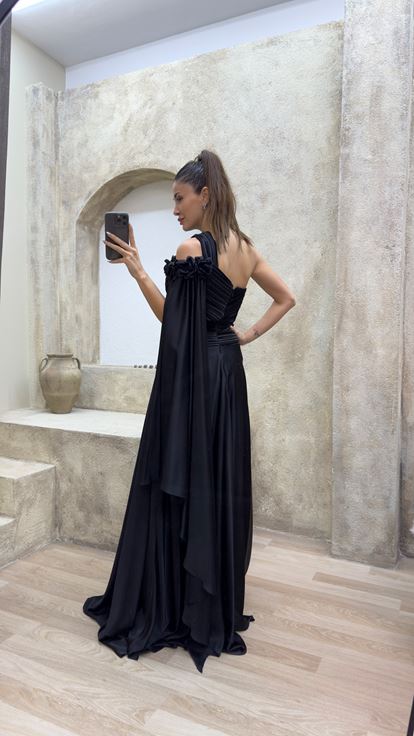 Black Balloon Sleeve Pleated Waist Detail Design Satin Evening Dress