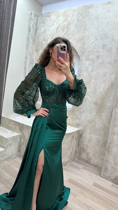 Zümrüt Yeşili Balon Kol Transparan Detay İşlemeli Tasarım Abiye Elbise
