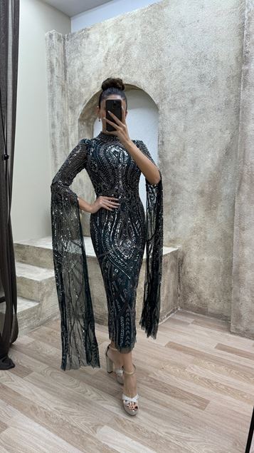 Robe de soirée brodée à manches espagnoles vert émeraude, design spécial