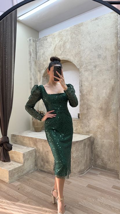Emerald Green U-Neck Embroidered Design Midi Dress
