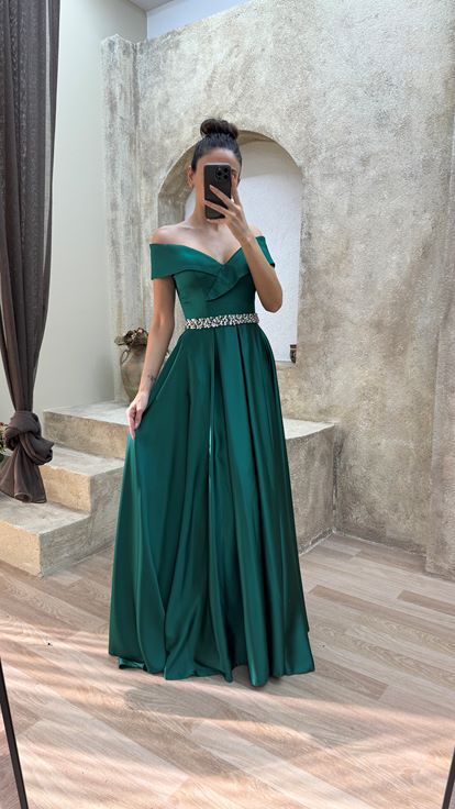 Green Boat Neck Design Satin Evening Dress