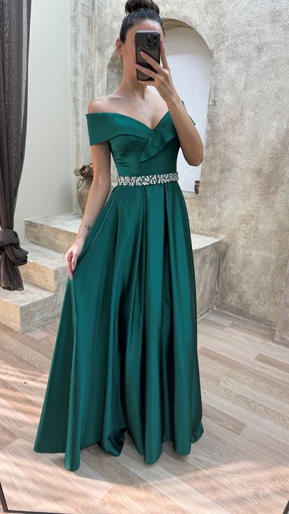 Green Boat Neck Design Satin Evening Dress
