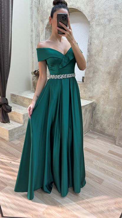 Green Boat Neck Design Satin Evening Dress