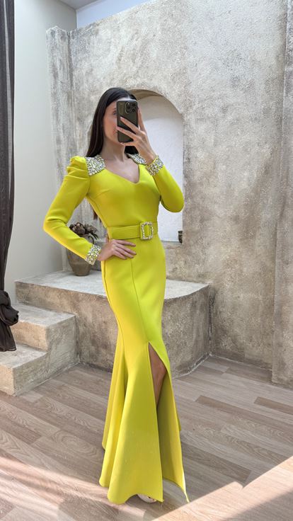 Yellow Shoulders Embroidery Detail Slit Mermaid Evening Dress