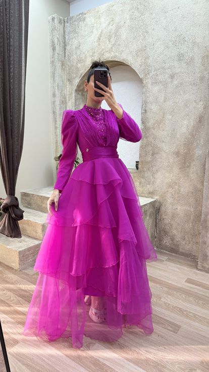 Pembe Göğsü Taş İşlemeli Tasarım Tül Tesettür Abiye Elbise