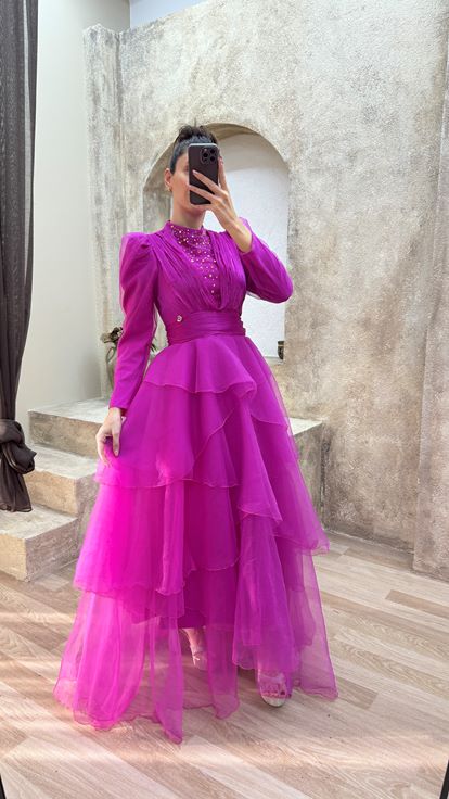 Pembe Göğsü Taş İşlemeli Tasarım Tül Tesettür Abiye Elbise