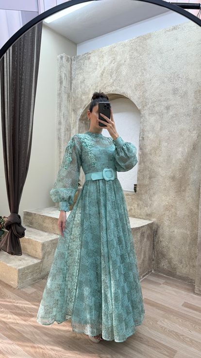 Vestido de noche de diseño de diseño de hombros con detalle de manga globo verde menta