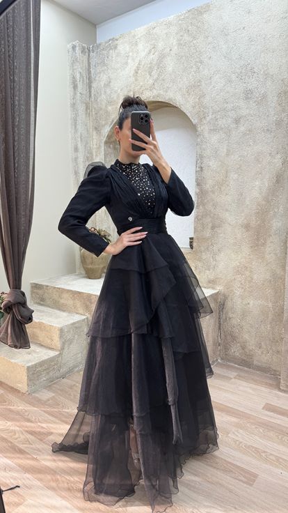 Siyah Göğsü Taş İşlemeli Tasarım Tül  Tesettür Abiye Elbise