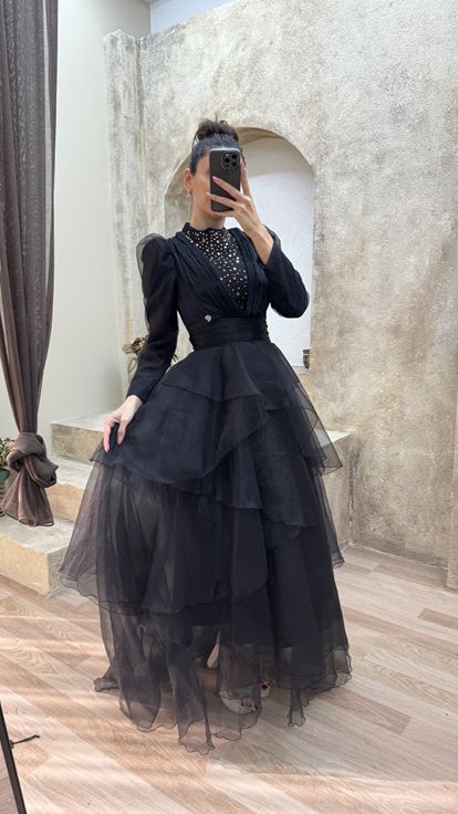 Siyah Göğsü Taş İşlemeli Tasarım Tül  Tesettür Abiye Elbise