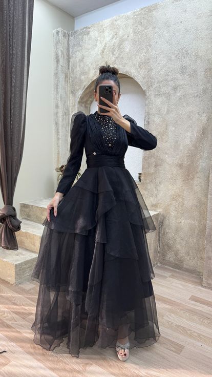 Siyah Göğsü Taş İşlemeli Tasarım Tül  Tesettür Abiye Elbise