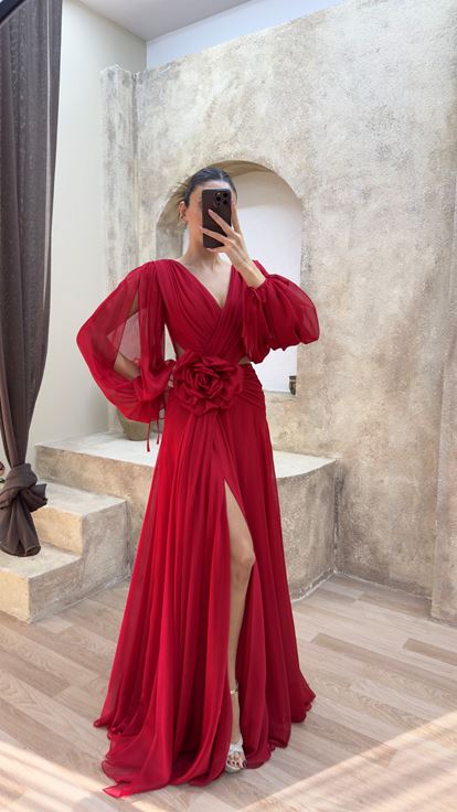 Robe de soirée en mousseline de soie de conception de dos rouge à la taille de Rose Design