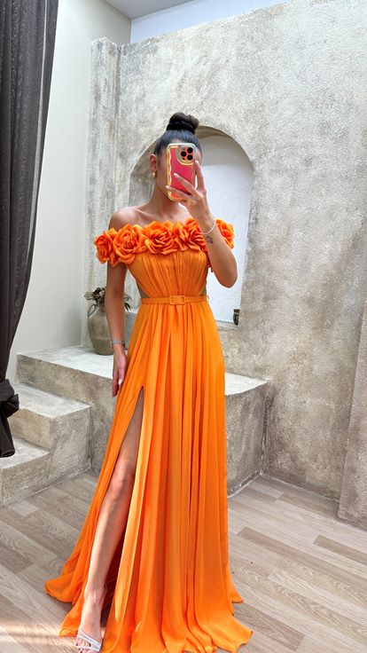Turuncu Straplez Göğsü Gül Bel Detay Tasarım Abiye Elbise