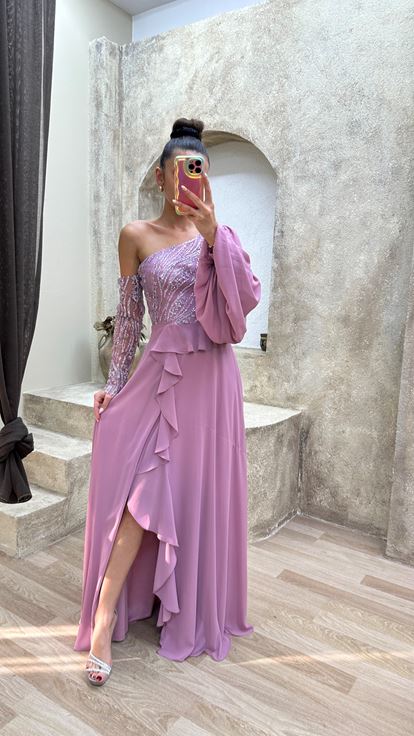 Abito Di Design Ricamato İn Vita Da Una Spalla