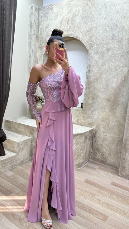 Abito Di Design Ricamato İn Vita Da Una Spalla