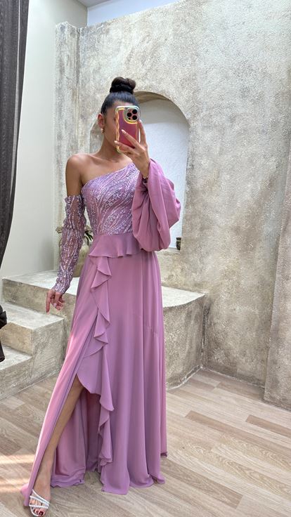 Abito Di Design Ricamato İn Vita Da Una Spalla