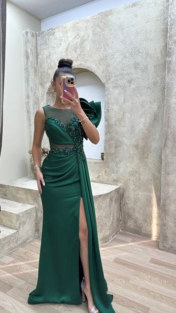 Spalla Vuon Dettagli Design Abito Da Sera İn Raso