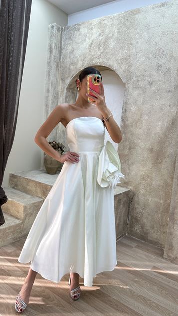 Beyaz Straplez Bel Detay Tasarım Elbise