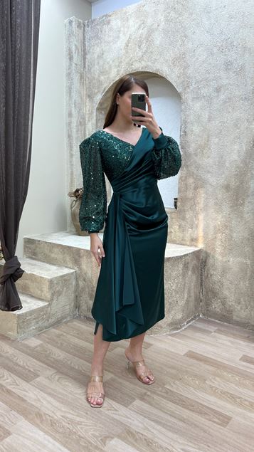 Abito taglie forti in raso con design a maniche a palloncino con colletto doppiopetto verde smeraldo