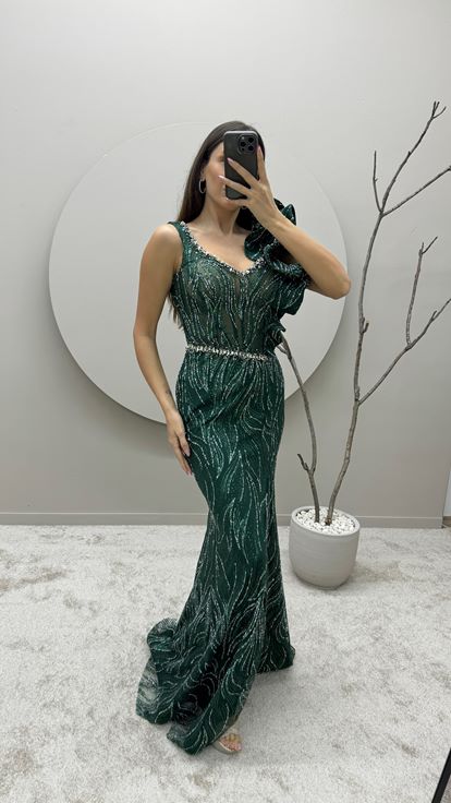 Emerald Green Evening Dress with Ruffled Shoulder Detail and Embroidery 