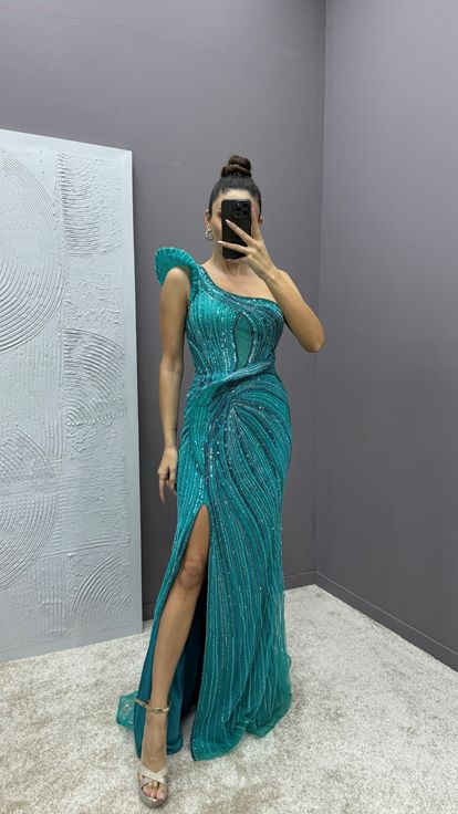 Yeşil Tek Omuz Volan Detay İşlemeli Tasarım Abiye Elbise