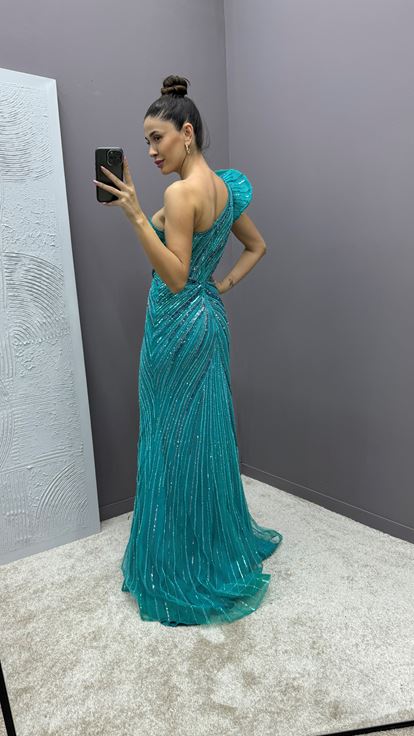 Yeşil Tek Omuz Volan Detay İşlemeli Tasarım Abiye Elbise