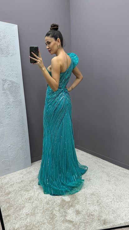 Yeşil Tek Omuz Volan Detay İşlemeli Tasarım Abiye Elbise