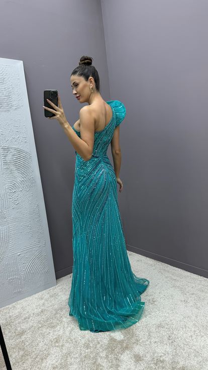 Yeşil Tek Omuz Volan Detay İşlemeli Tasarım Abiye Elbise