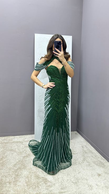 Emerald Green Neck Detail Embroidered Design Evening Dress