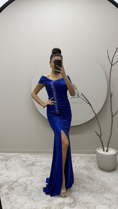 Saks Bel Detay Taş İşlemeli Tasarım Saten Abiye Elbise