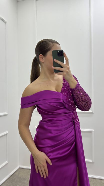 Fuşya Tek Kol Asimetrik Detay İşlemeli Tasarım Saten Büyük Beden Abiye Elbise