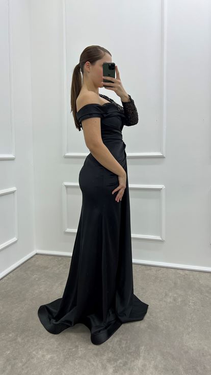 Dettaglio Asimmetrico A Braccio Singolo Nero Design Ricamato İn Raso Vestito Da Sera Di Grande Dimensione