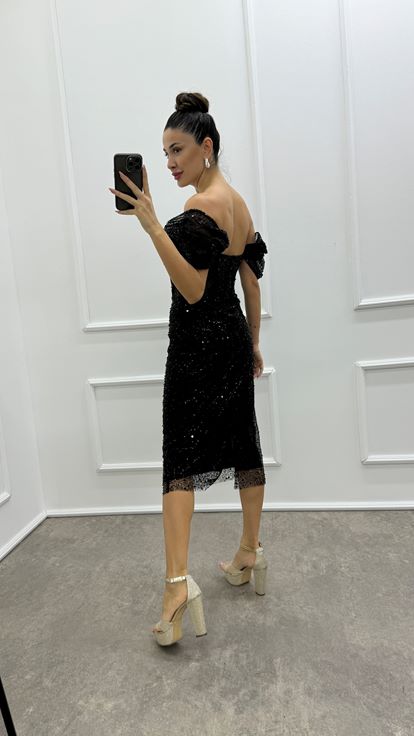 Vestido de lentejuelas con diseño de lentejuelas con detalle transparente negro