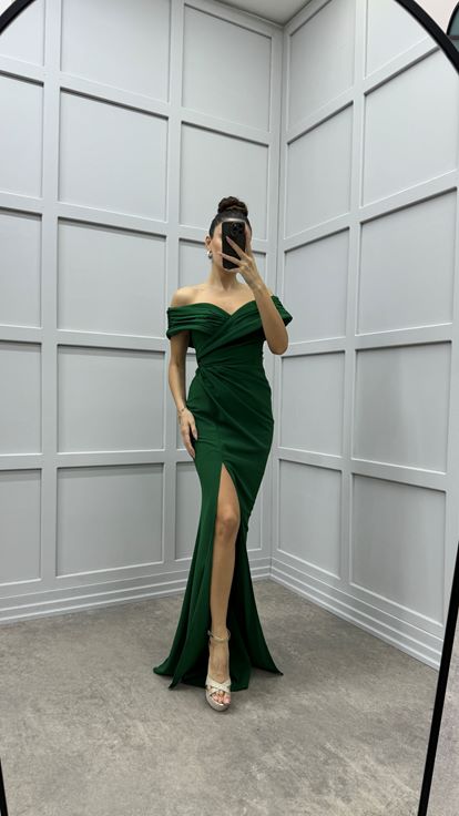 Abito da sera blu smeraldo con scollo a V e dettaglio incrociato 