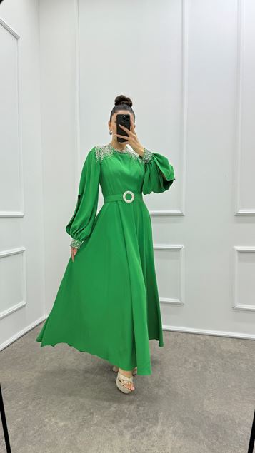 Yeşil Kol Detay İşlemeli Tasarım Elbise