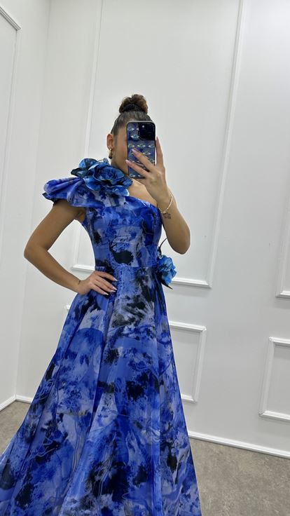 Saks Shoulder and Waist Detail Patterned Design Evening Dress