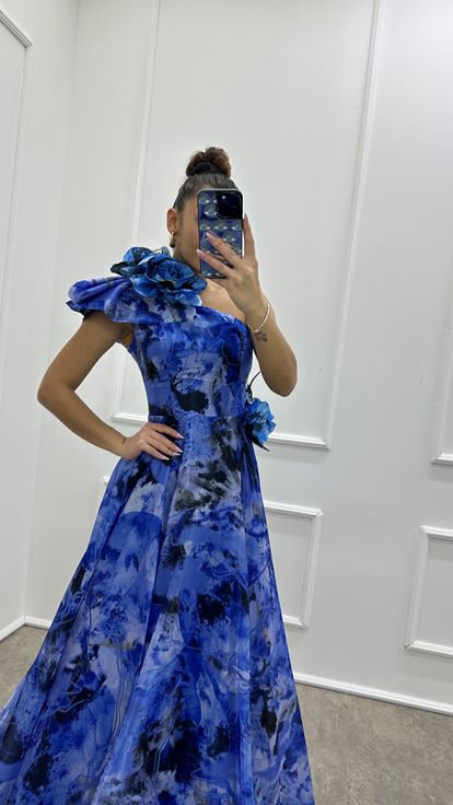 Saks Shoulder and Waist Detail Patterned Design Evening Dress