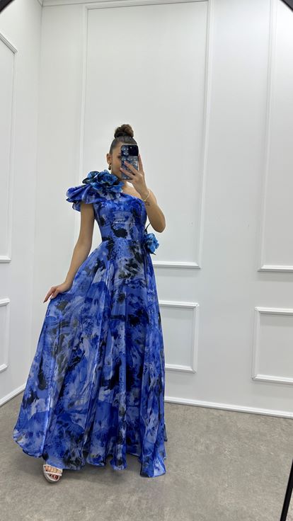 Saks Shoulder and Waist Detail Patterned Design Evening Dress