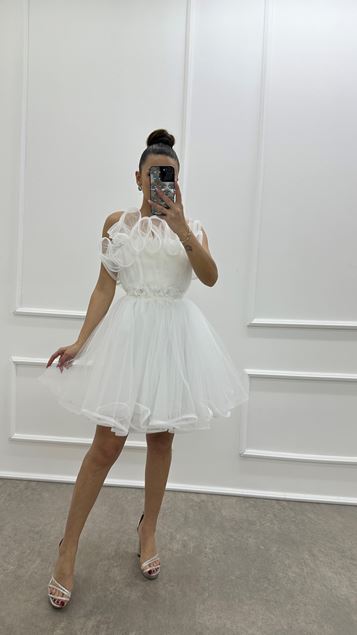 White Strapless Ruffled Design Tulle Dress