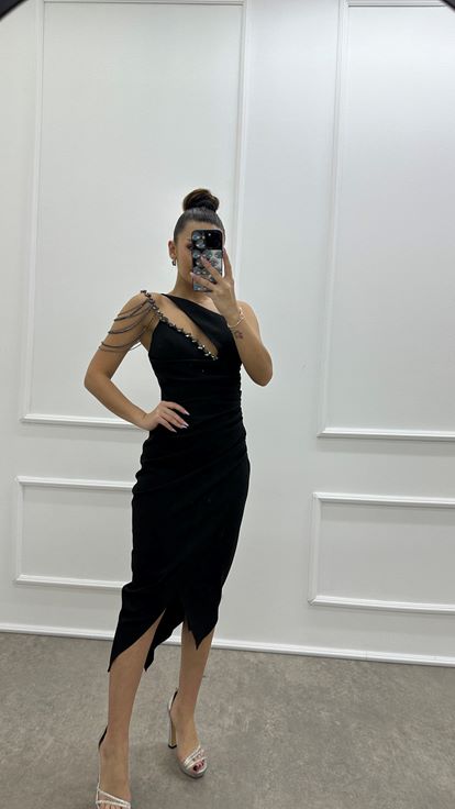 Black One Shoulder Chain Detail Design Dress