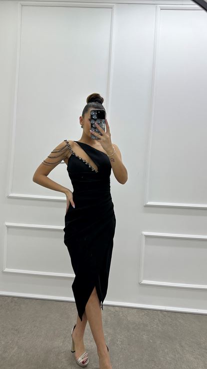 Black One Shoulder Chain Detail Design Dress