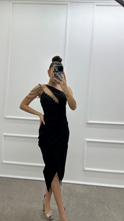 Black One Shoulder Chain Detail Design Dress