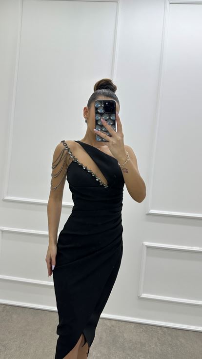 Black One Shoulder Chain Detail Design Dress