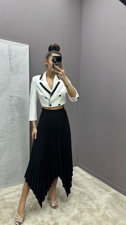 Jupe Noire Coupe Asymétrique Design Plissé Double Set