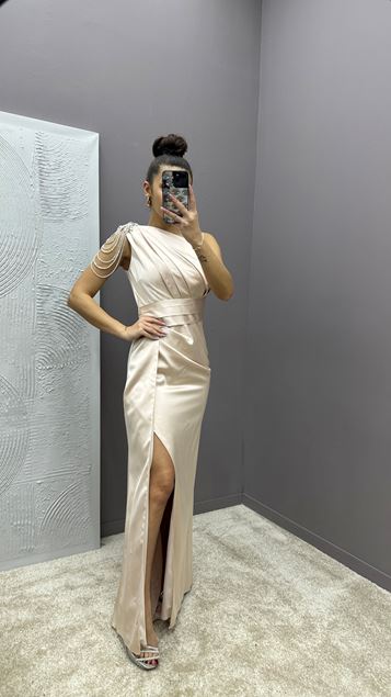 Shoulder Chain Detail Draped Design Satin Evening Dress