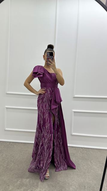 Design Da Sera Ricamato Alla Spalla Singola Fucsia