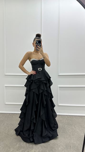 Siyah Straplez Göğüs Detay Volanlı Kemerli Tasarım Abiye Elbise