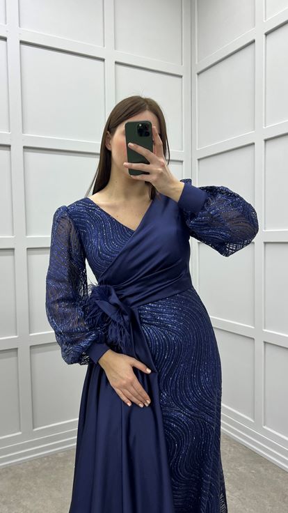 Vestido de noche de manga globo azul marino con detalle de cintura bordado de diseño de talla grande