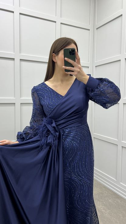 Vestido de noche de manga globo azul marino con detalle de cintura bordado de diseño de talla grande