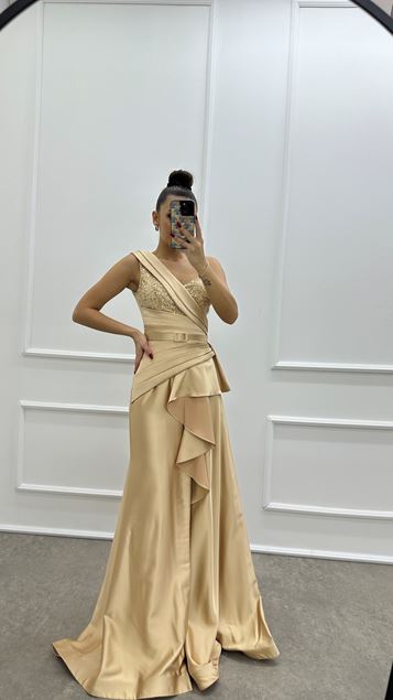 Poudre Une Épaule Brodée Volant D’inertie Détail Design Satin Robe De Soirée